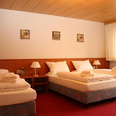 Garni Kaiserpfalz מלון